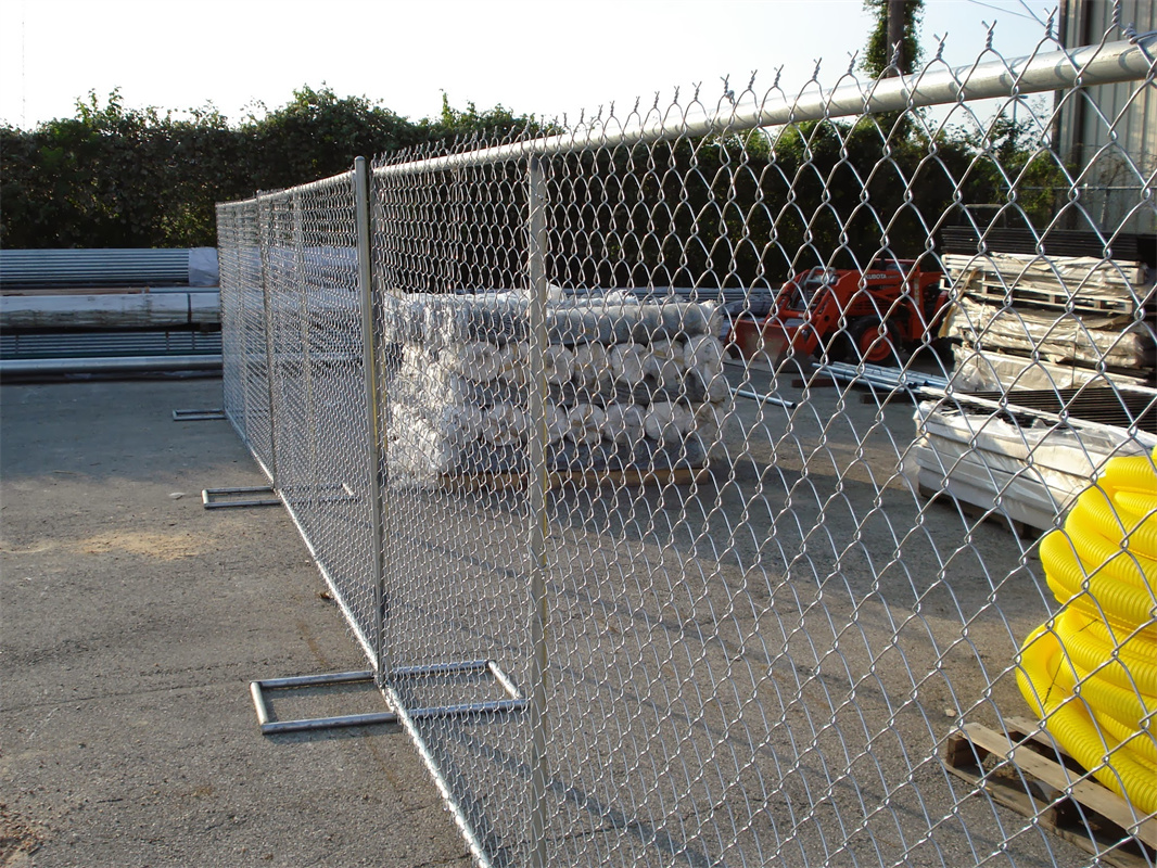 chain link temp fence03.jpg